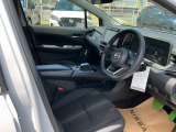 運転席まわりは、使用感も少なく良好な状態です。