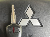 【キーレス】少し離れた場所からでもボタン一つでドアの開錠・施錠ができるのでとっても便利!ドアの鍵穴周りに傷をつけることもありません♪