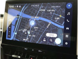 純正ナビを装備。タッチパネル式で使いやすく、お出かけもラクラクです。