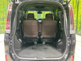 普段のお買い物や通勤、送迎等に十分な荷室スペースを確保しております。セカンドシートを倒すと、大きな荷物の積載も可能です♪