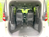 普段のお買い物や通勤、送迎等に十分な荷室スペースを確保しております。セカンドシートを倒すと、大きな荷物の積載も可能です♪