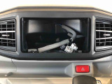 当車両はオーディオレスです。多彩なナビゲーション・オーディオをご用意しております。詳しくは当店スタッフにお問い合わせください。