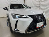 LEDヘッドライトです。デザイン性がよくとても明るいので、夜間の走行や悪天候でも安心です。しかも長寿命!