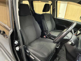 運転席も広々としており運転しやすい環境を実現しています☆