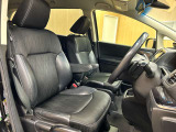 運転席も広々としており運転しやすい環境を実現しています☆
