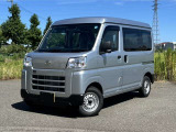 車両の品質管理は室内展示場を完備しておりますので、品質を保った状態の車両をご覧いただけます。