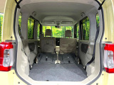 普段のお買い物や通勤、送迎等に十分な荷室スペースを確保しております。セカンドシートを倒すと、大きな荷物の積載も可能です♪