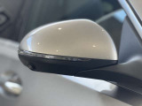 納車前整備は、メルセデスベンツ国際認定メカニックによる最新の検査ライン等の施設が充実した当社工場で入念に行います。メルセデス・ベンツの定める厳しい基準をクリアしたお車のみをご案内させて頂きます。