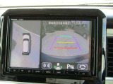 全方位カメラ付きです。例えばバック駐車をする際、ナビの画面に車の四方を映した映像が見られます。運転席からは見えにくい箇所も確認が行えるので安心です♪