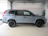 排気量は2000ccの4WDのSUV。人気のカラーへオールペン済。