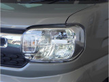 【ヘッドライト】省電力で長寿命の明るく運転しやすいLEDヘッドランプです。明るく照らすので暗い夜道からお客様を守ってくれます。お近くのスズキ自販島根までお越しください。