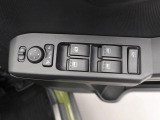 パワーウィンドゥ 運転席ドアスイッチ照明付です。電動格納ミラーも手元でワンモーションで可能です。