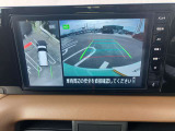 空から見下ろしているような視点で周囲を確認できるアラウンドビューモニター。駐車時にとても便利です。
