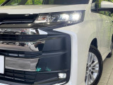 【LEDヘッドライト】悪天候や夜間走行時も良好な視界を確保し安心して運転できる高輝度LEDヘッドライトを装備!点灯速度が早く、消費電力も抑えられています。
