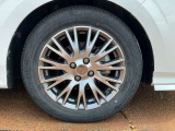 185/60R16インチ オーテック専用デザインのアルミホイール(切削光輝)です。