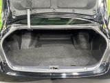 ラゲッジルームは、大容量のスペースを確保。普段のお買い物からレジャーまで、幅広く活躍してくれます!また、リアシートを倒すことでバリエーション豊かにお使いいただけます。