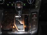 【電動パーキング】ボタンひとつでパーキングON。女性の方や運転に慣れていない方にも安心.