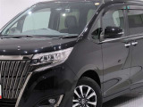 悪天候や夜間走行時も良好な視界を確保し安心して運転できる高輝度LEDヘッドライトを装備!省電力&長寿命。見た目もクールです。
