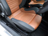 禁煙車ですので焦げや臭いなどはございません。気持良くお乗り頂けます。