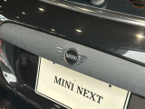 【MINI正規ディーラーMINI NEXT福岡東】弊社車輌をご覧頂き、誠にありがとうございます♪車輌価格には保証料金も含まれております。安心してご検討下さい! ※定休日 第二・第三火曜日と毎週水曜日
