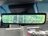 【デジタルインナーミラー】後席の大きな荷物や同乗者で後方が確認しづらい時でも安心!カメラが撮影した車両後方の映像をルームミラー内に表示。クリアな視界で状況の確認が可能です!