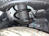 お車を安心してお乗りいただく為には、足回りの定期点検が欠かせません。サービスサポート(有償保証)では無料点検もご提供しており、安心のカーライフをお過ごしいただけるサポート体制が整っています。