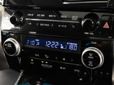 ★使いやすさや安全性を追求したステアリング周り!高級車ゆえにスイッチ類が多いのも特徴ですね!考え尽くされた配置ですぐに使いこなす事が出来ますのでご安心下さい!是非、体感してみて下さい!!