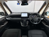 運転席周辺の様子です☆ オーディオ周りやメーター類の位置など、ご確認下さいね♪