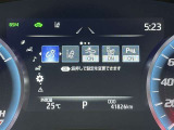 車線からのはみ出しをお知らせするレーンディパーチャーアラートを搭載しています。
