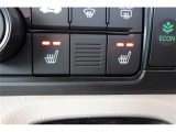 運転席/助手席シートヒーター付です。