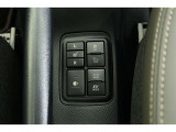 【シートヒーター】運転席、助手席ともにシートヒーター装備です。寒い朝、車内が暖まるのを待たずに快適に出発できます♪気持ちよく1日が始まります。