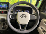 インテリアに合わせたデザインのステアリングは、運転される方のことも考え、運転しやすい形状、大きさです。是非一度、実際に触ってお確かめください。