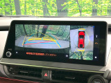 【パノラミックビューモニター】専用のカメラにより、上から見下ろしたような視点で360度クルマの周囲を確認することができます☆死角部分も確認しやすく、狭い場所での切り返しや駐車もスムーズに行えます。