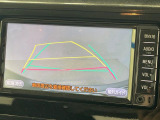 【バックカメラ】駐車時に後方がリアルタイム映像で確認できます。大型商業施設や立体駐車場での駐車時や、夜間のバック時に大活躍!運転スキルに関わらず、今や必須となった装備のひとつです!