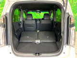 普段のお買い物や通勤、送迎等に十分な荷室スペースを確保しております。セカンドシートを倒すと、大きな荷物の積載も可能です♪