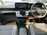 ◆◆◆運転席まわりはこのように機能的にまとまっています。