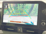 【バックカメラ】駐車時に後方がリアルタイム映像で確認できます。大型商業施設や立体駐車場での駐車時や、夜間のバック時に大活躍!運転スキルに関わらず、今や必須となった装備のひとつです!