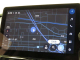 メーカー装着のディスプレイオーディオを装備しております。