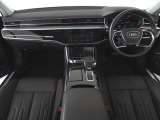 Audiのインテリアはエクステリア同様、優れたデザイン性とクオリティ、そして機能性を兼ね備えております。