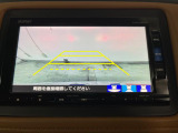【バックカメラ】駐車時に後方がリアルタイム映像で確認できます。大型商業施設や立体駐車場での駐車時や、夜間のバック時に大活躍!運転スキルに関わらず、今や必須となった装備のひとつです!