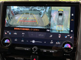 【パノラミックビューモニター】専用のカメラにより、上から見下ろしたような視点で360度クルマの周囲を確認することができます☆死角部分も確認しやすく、狭い場所での切り返しや駐車もスムーズに行えます。