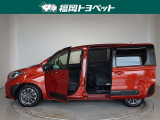 両側パワースライドドア付きだから、狭い駐車スペースなどでの 乗り降りラクラク!小さなお子さまのいるご家庭には嬉しい装備。