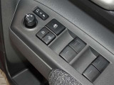 電動格納式ドアミラー・パワーウインドウを装備しています。
