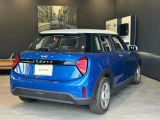 かわいいテールのデザインはほかの車にはない魅力があります。ひと目で&ldquo;MINI&rdquo;とわかるデザインです。