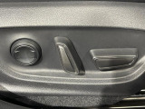 【メモリー機能付きパワーシート】ドライバーごとに設定したシート位置を記憶して、ボタン一つで切り替えできる便利な機能!運転する方が複数名いらっしゃるご家庭におすすめです♪