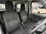 運転席シート廻りは使用感も少なく、良好な状態となっています。前オーナー様が丁寧に使っていたことがよくわかりますね。