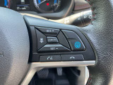 【プロパイロット】高速道路のロングドライブをアシスト。アクセル・ブレーキを制御し前方車との車間距離を保ち、ハンドル操作を制御アシストし走行車線を維持します。