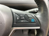 【レーダークルーズコントロール】ミリ波レーダーが車間距離を測って設定車速内で車速に比例した車間距離を保ちながら追従走行する装置で近づきすぎたときは自動でブレーキし、離れすぎたときには自動増速もする。