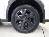 18インチ純正アルミホイール装備。タイヤサイズは225/60R18装着。