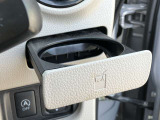 運転席に設置しておりますので便利でございます。